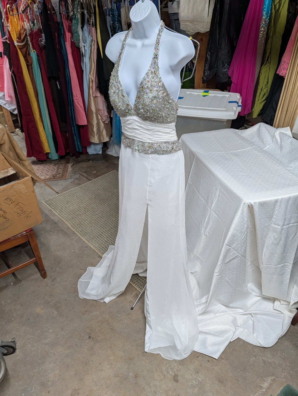 Lamda White/Silver Halter Sleeveless A-Line Chiffon Beaded Gown 8 G538