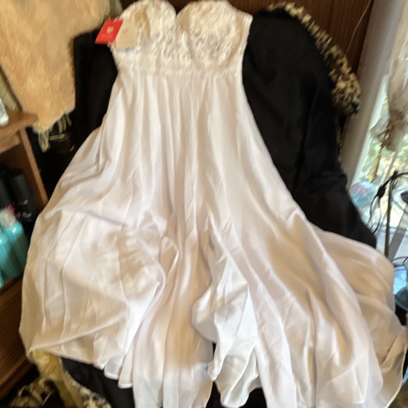 JJ’s House White Lace Sleeveless Sweetheart A-Line Full-Length Wedding Dress