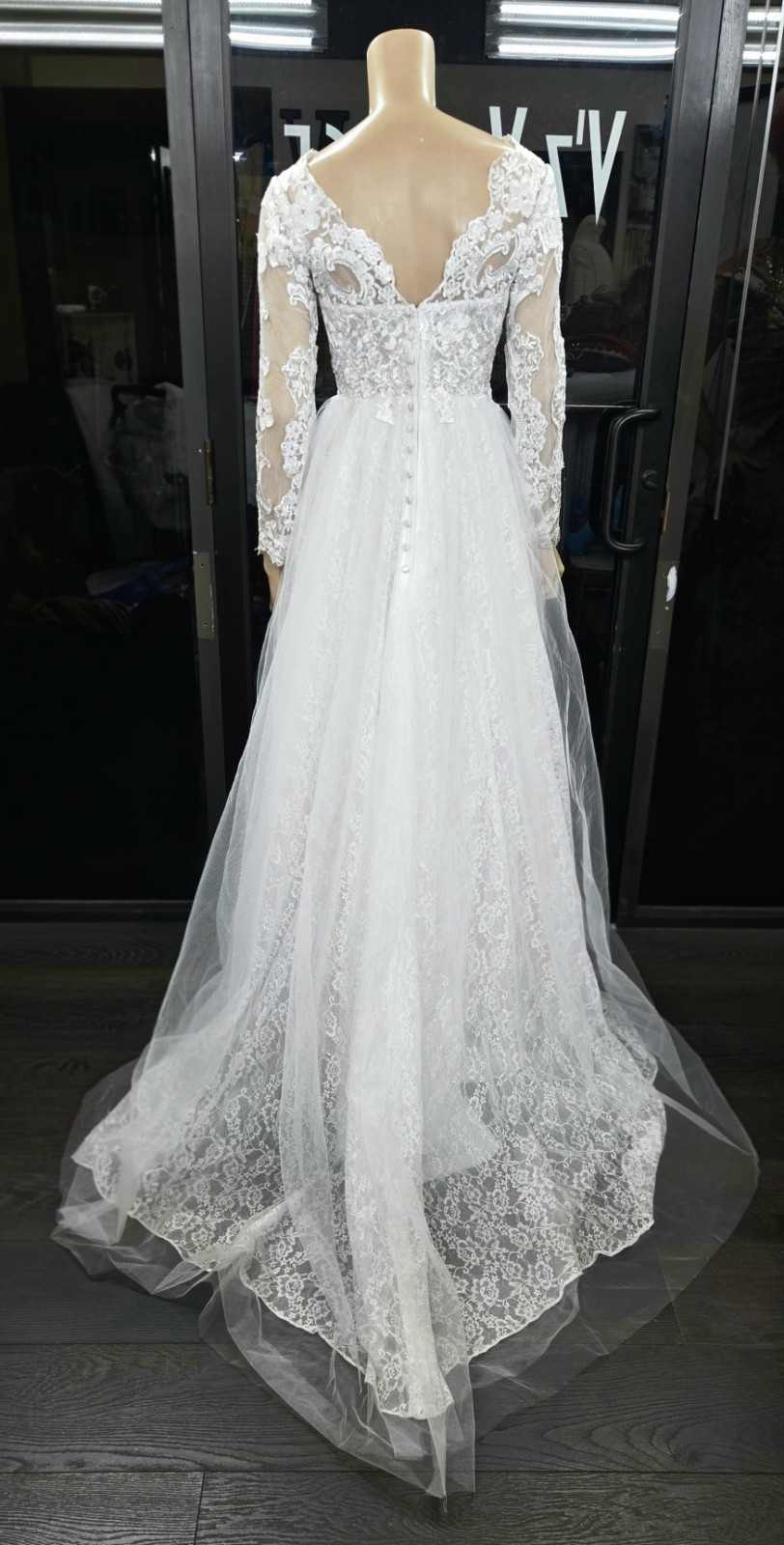 Unbranded long Sleeve sweetheart Neck White tulle and lace Wedding Dress sz 8