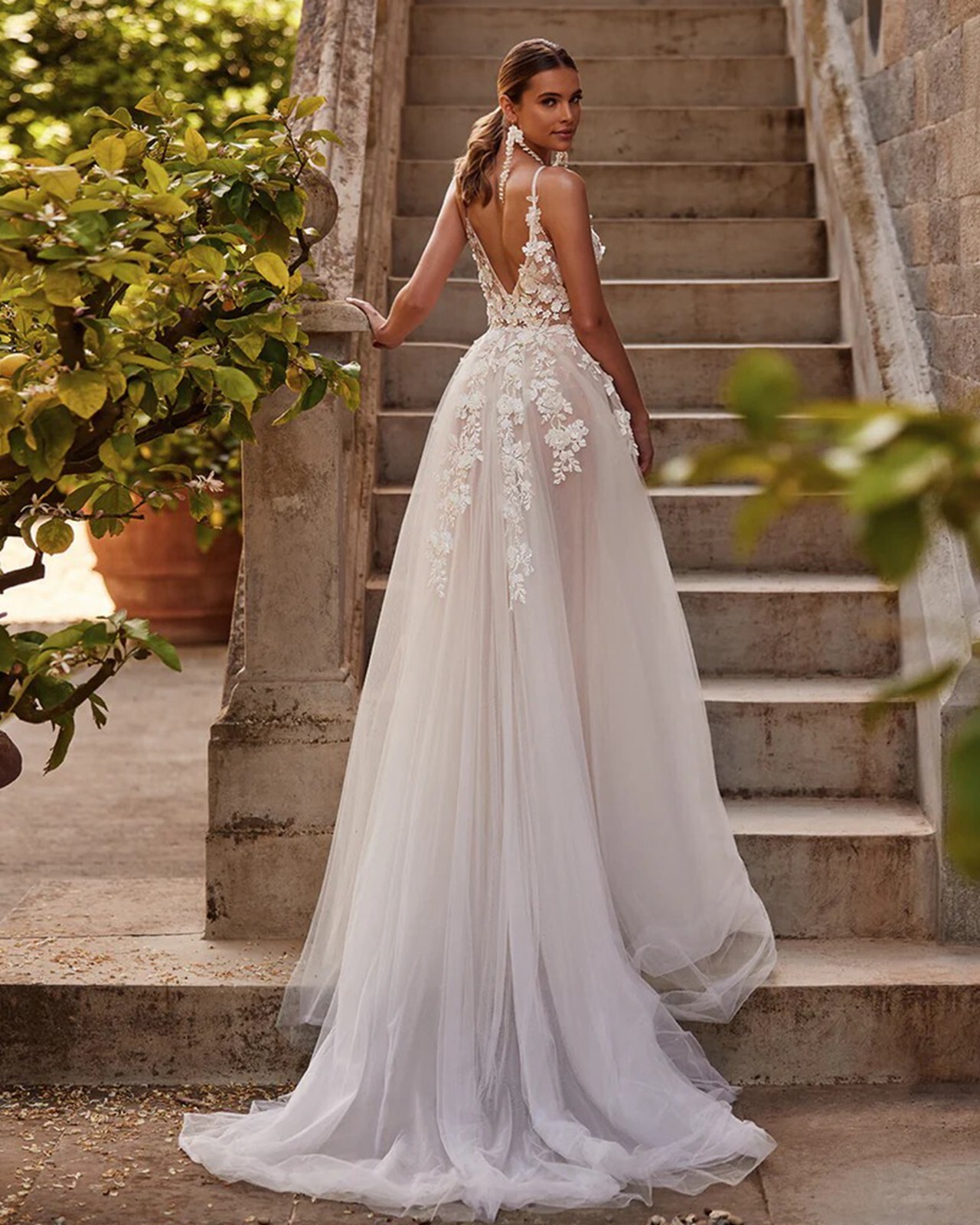 2025 Summer Beach Leaves Lace Wedding Dress Bridal Gown Custom made Sheer Bodice