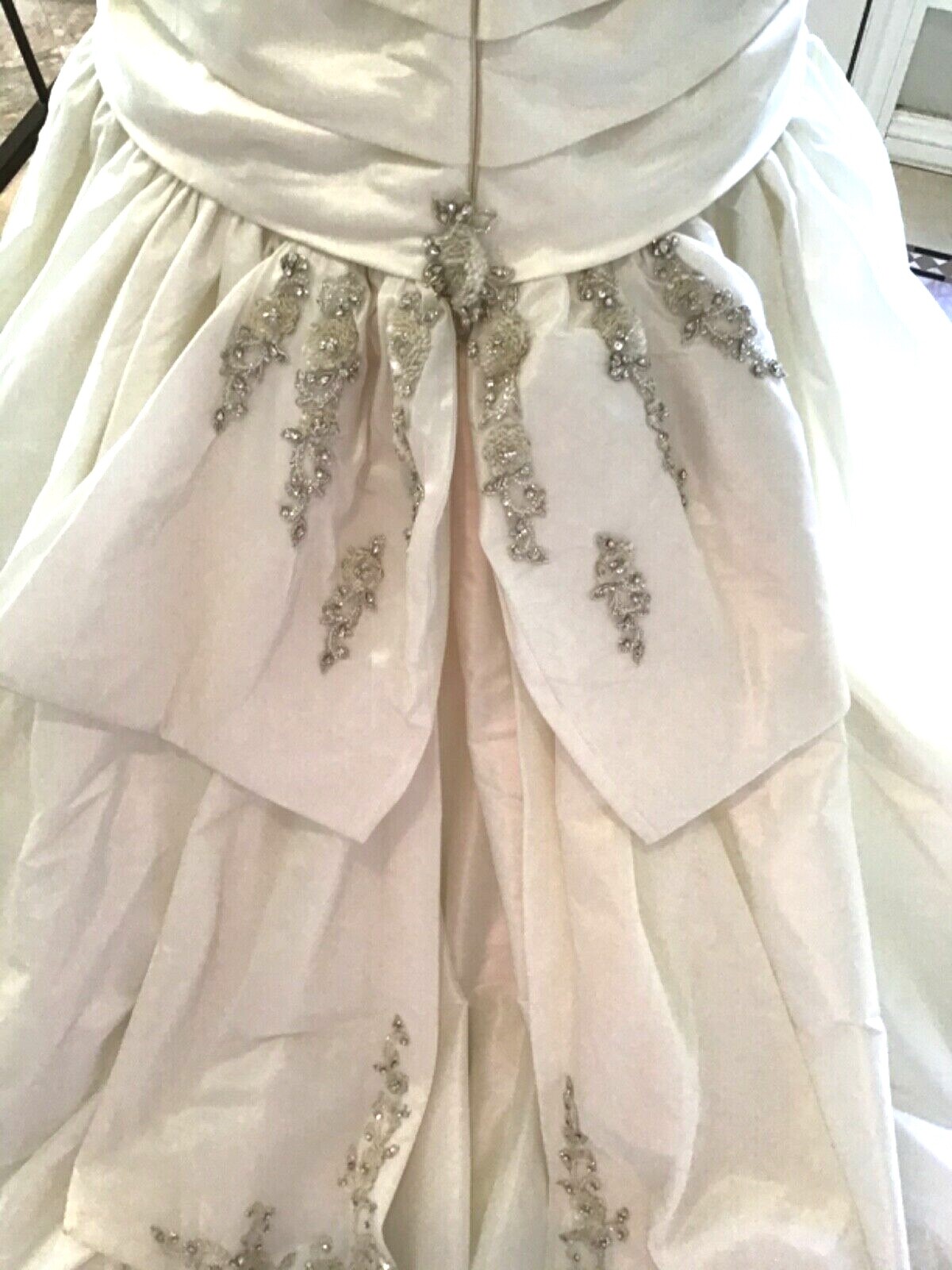 CARMEN MARC VALVO Bridal gown Wedding Dress Strapless Ivory Ball Gown 10 New