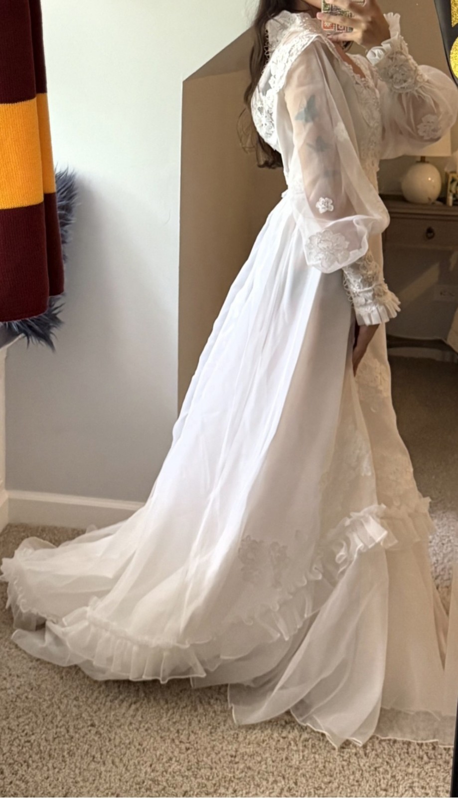 Vintage Unbranded Size 6 Wedding Dress Long Sleeve Lace Sweetheart Neckline