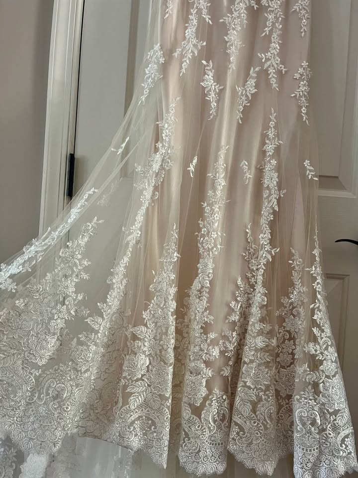 NEW Maggie Sottero Nola Wedding Dress w/ Tags – Size 6 – Ivory Champagne