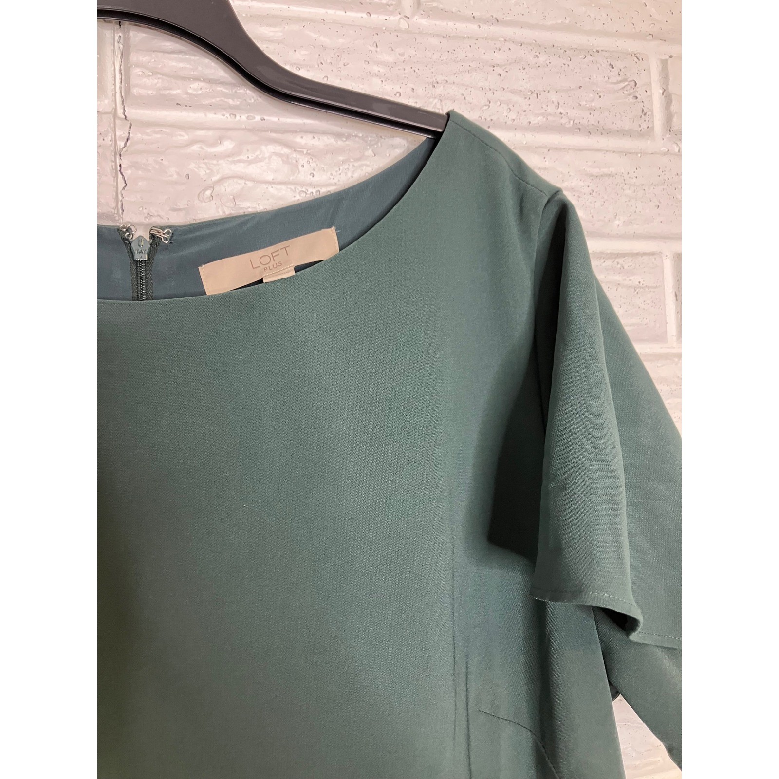 Loft plus Sage green knee length special occasion dress women’s size 16 wedding