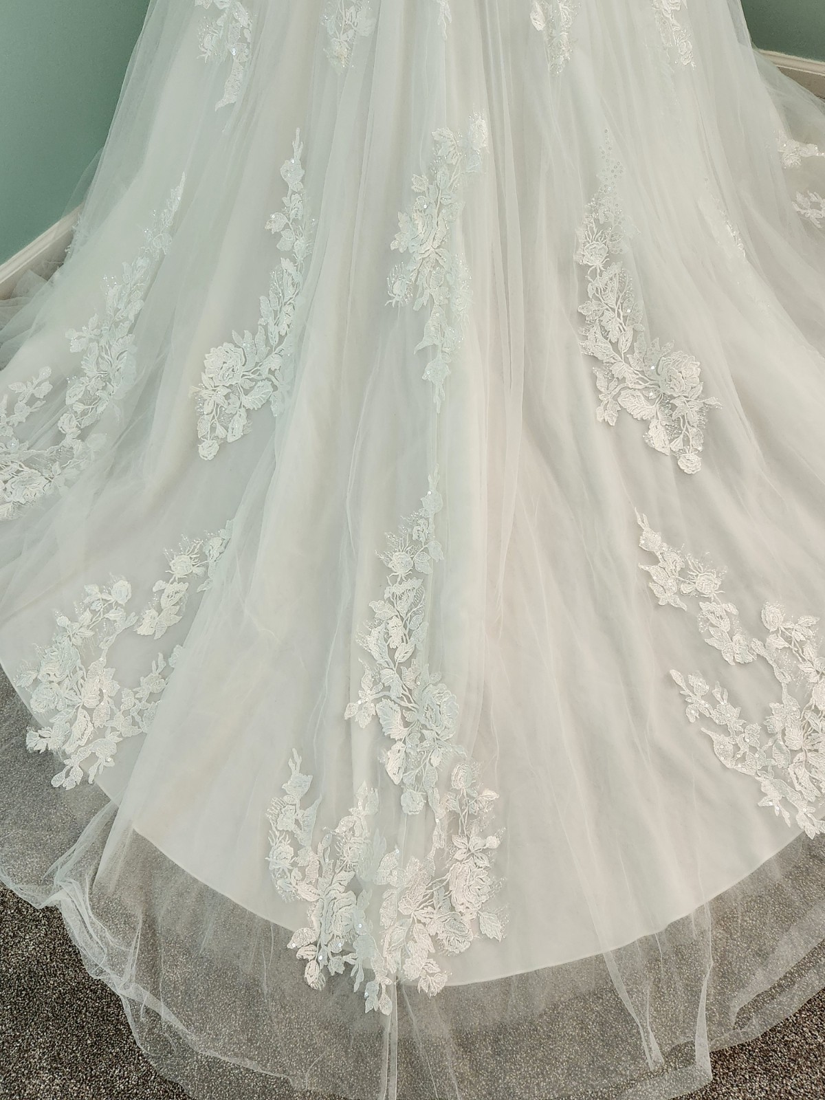 STUNNING Allure Romance Ivory Wedding Dress – SEE MEASUREMENTS BELOW!!