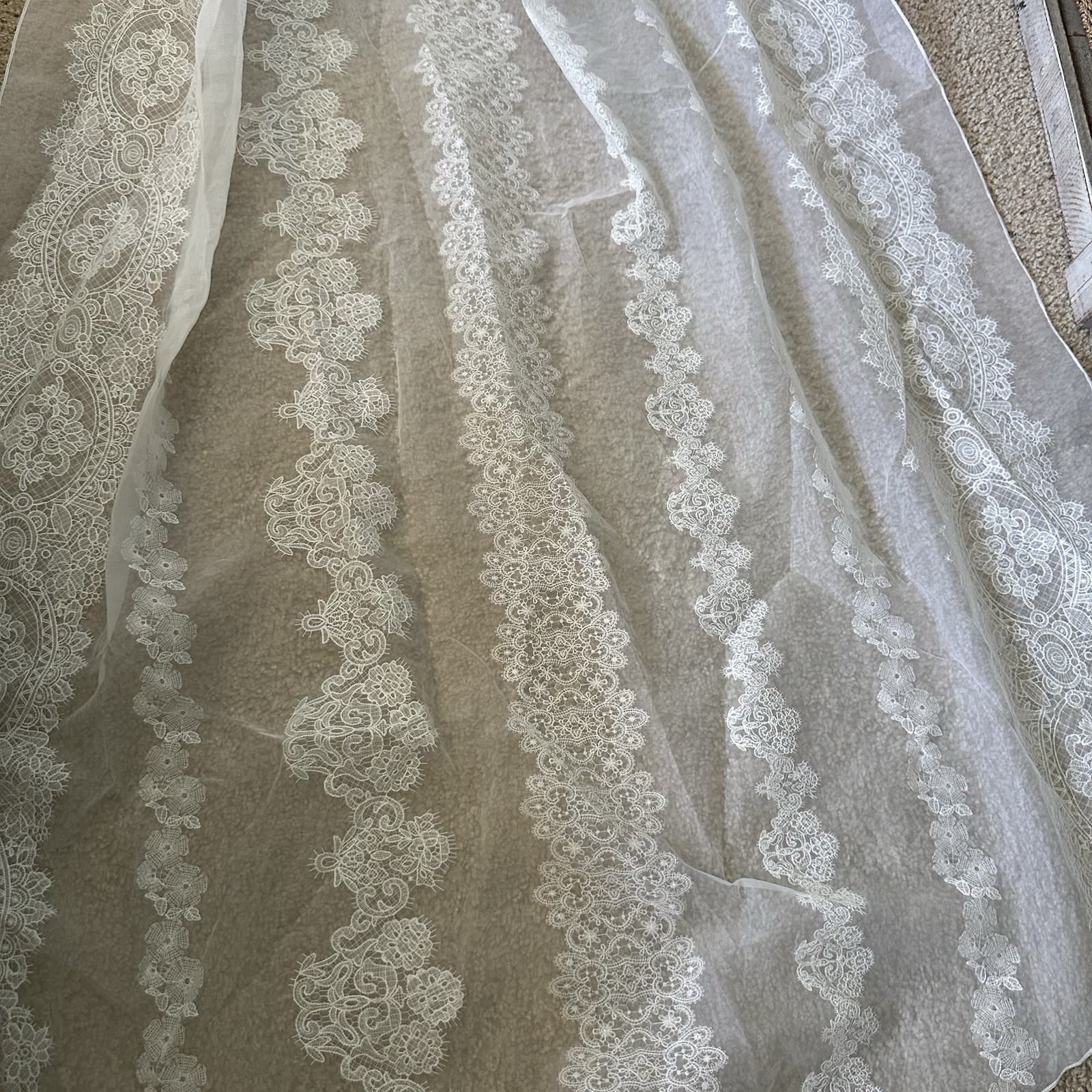 Marchesa Strapless Lace Satin Wedding Gown Cathedral Train Bridal Dress Size 10