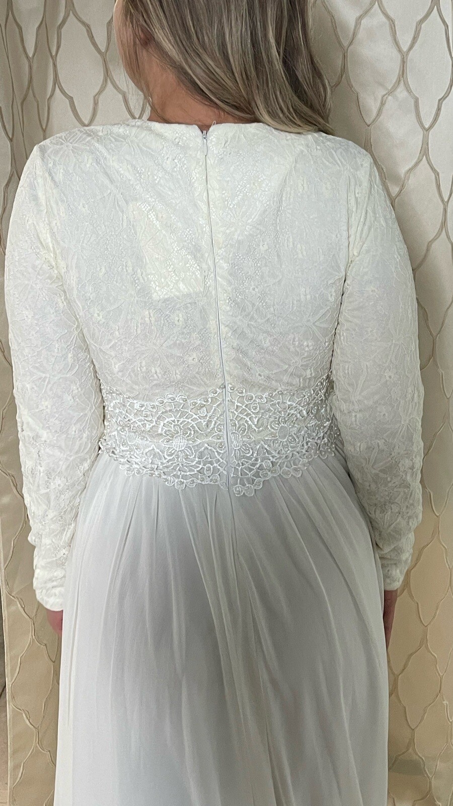 Elegant Long Sleeve Wedding Dress High Neck Soft Lace Bodice Fits Size 10-12