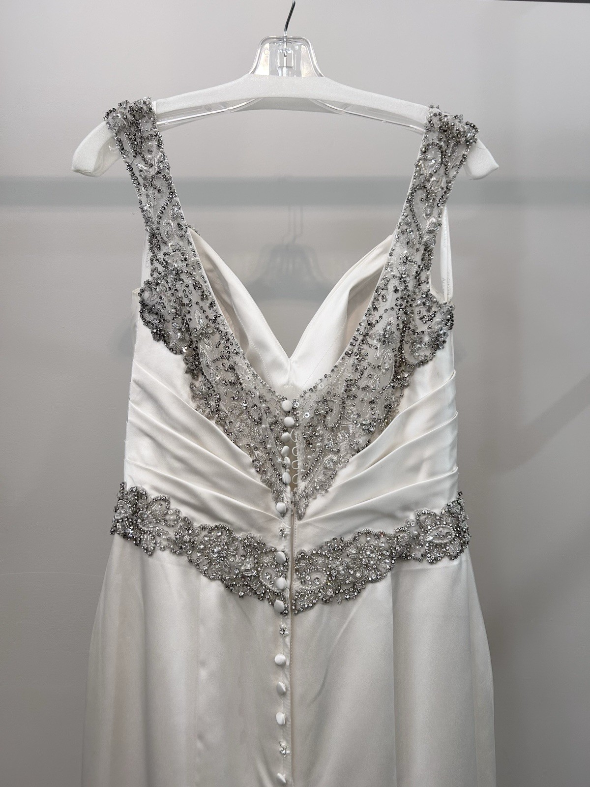 Store sample Ivory Satin V-Neck Mermaid/Trumpet Wedding Dress Beaded size 10