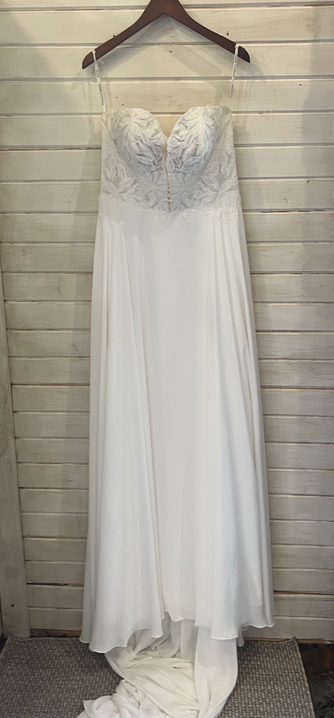 wedding dress size 14 essence of Australia, brand new, unaltered, never worn.