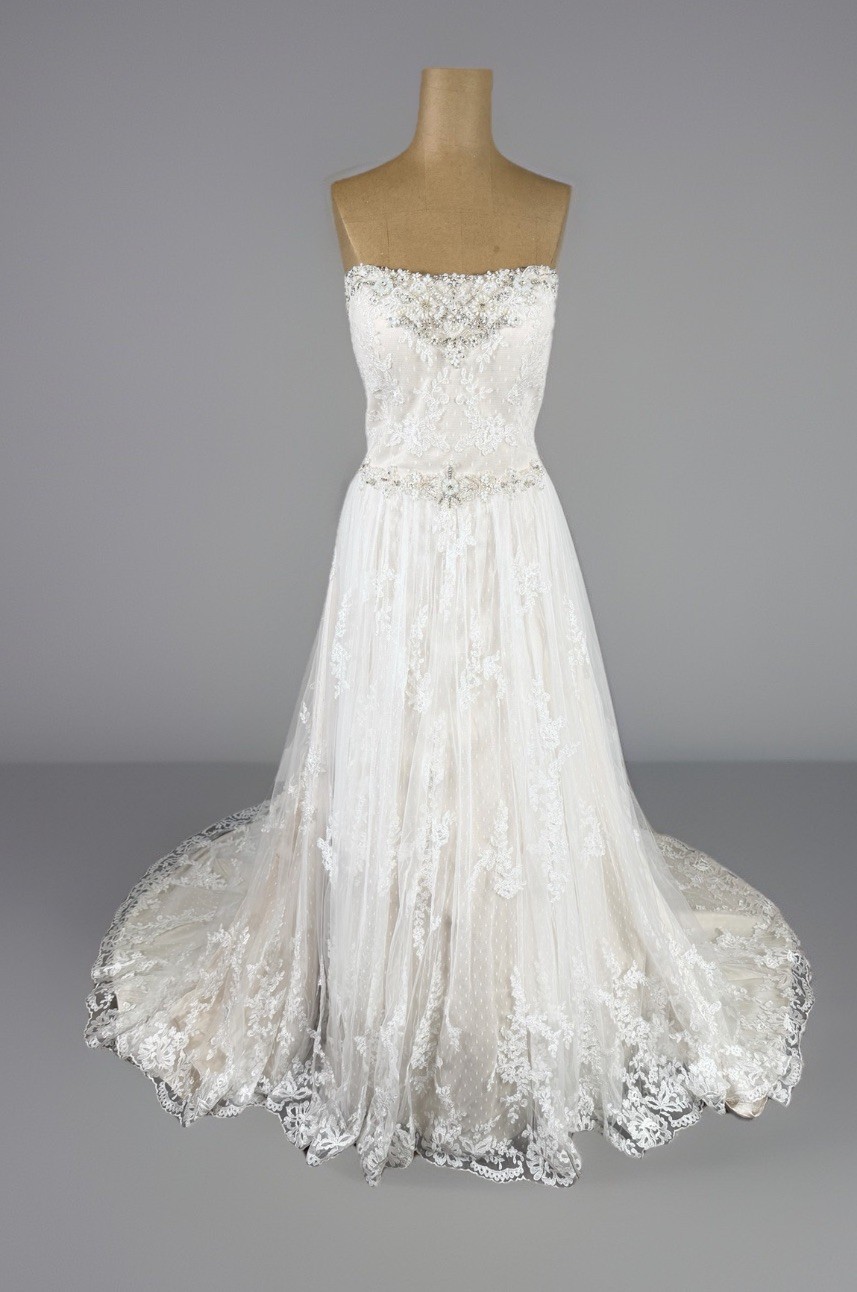 Casablanca Bridal #2170 Swarovski Crystal & Lace Wedding Dress Womens Size 18