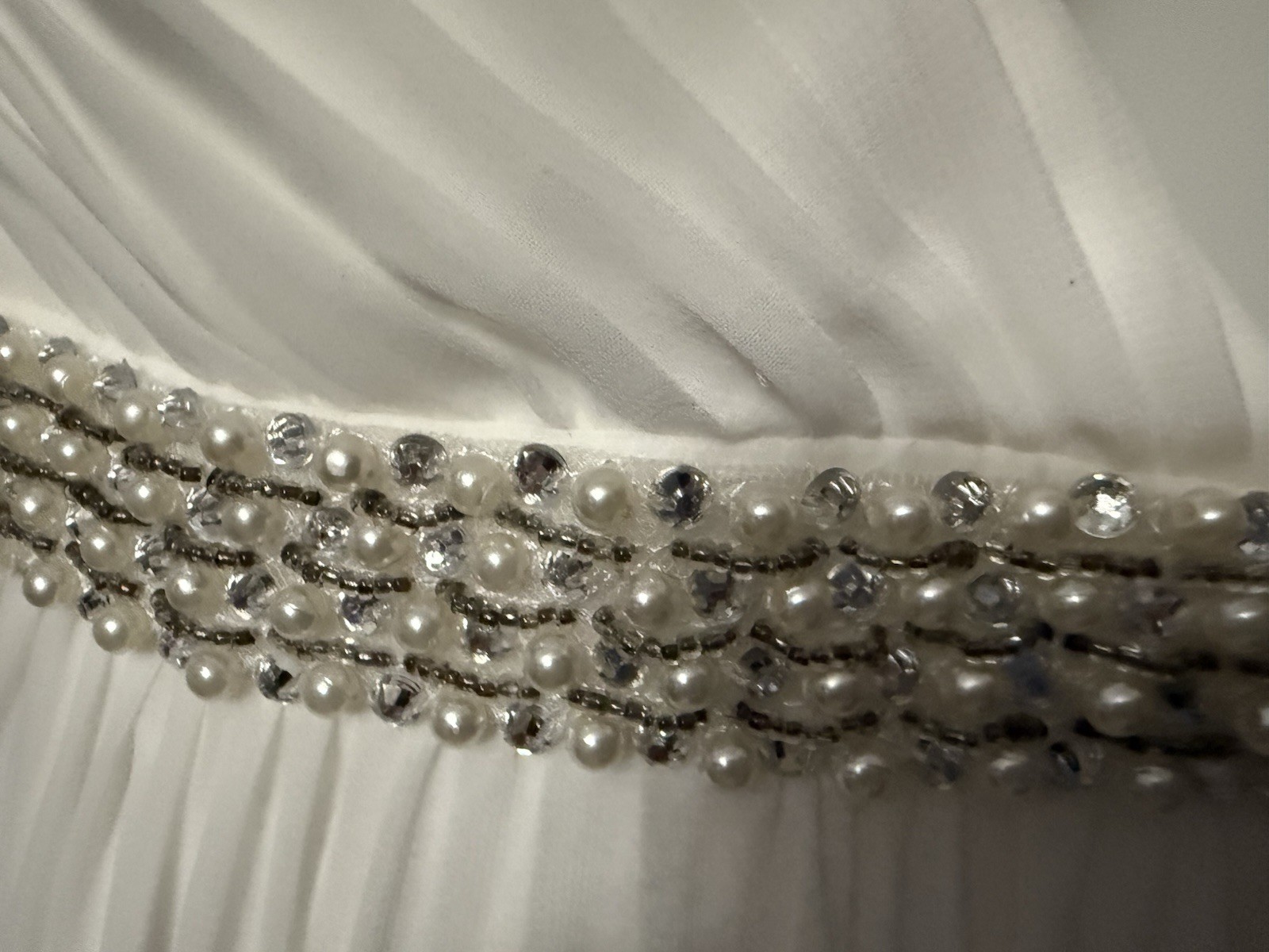 David’s Bridal Ivory Halter Neck Beaded Sheath Wedding Dress Size 6