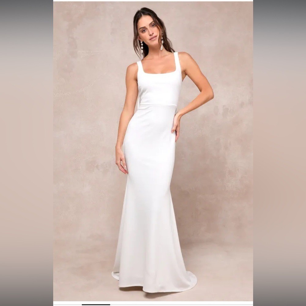 NWT- Loving Fate White Bow Square Neck Backless Bridal Dress