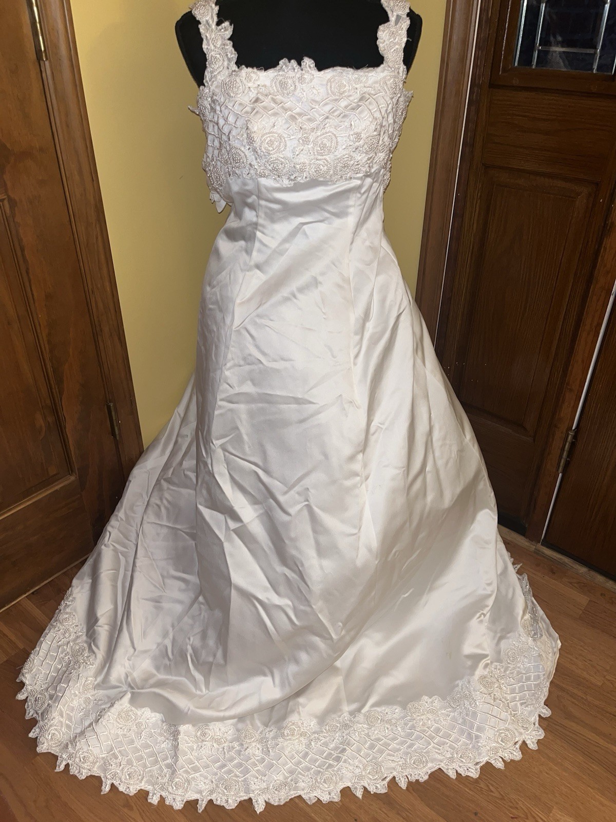 Vintage Jasmine Wedding Gown/ Dress Size 8 White Beaded Style S97S5 NWT