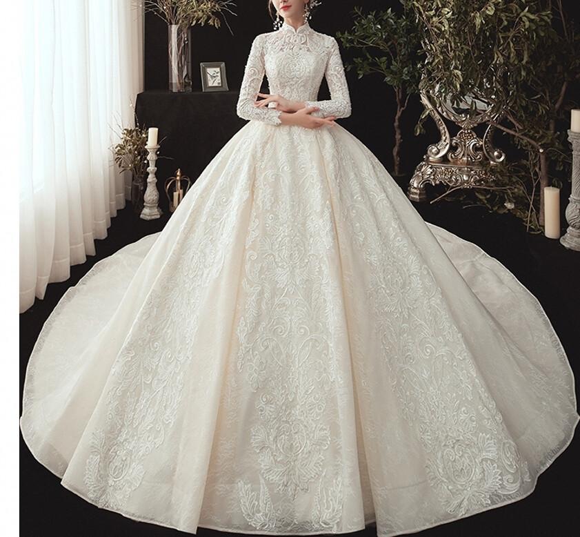 Muslim Dubai Wedding Dresses Long Sleeve Crystal Lace Appliques Ball Gowns Train