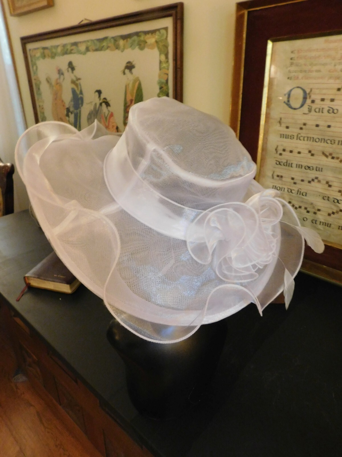 BEAUTIFUL WHITE ORGANZA WIDE BRIM – RUFFLY BRIM WEDDING/SPECIAL OCCASION