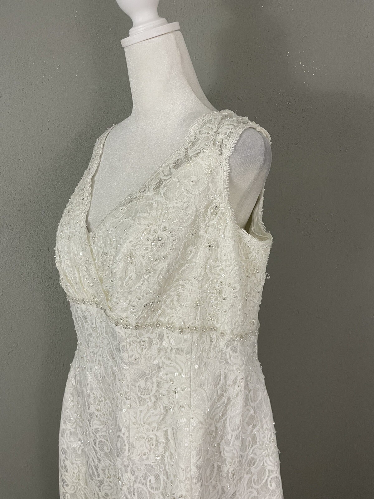 Davids Bridal Wedding Dress Size 18W Ivory Lace Beading Bustle Buttons T9612