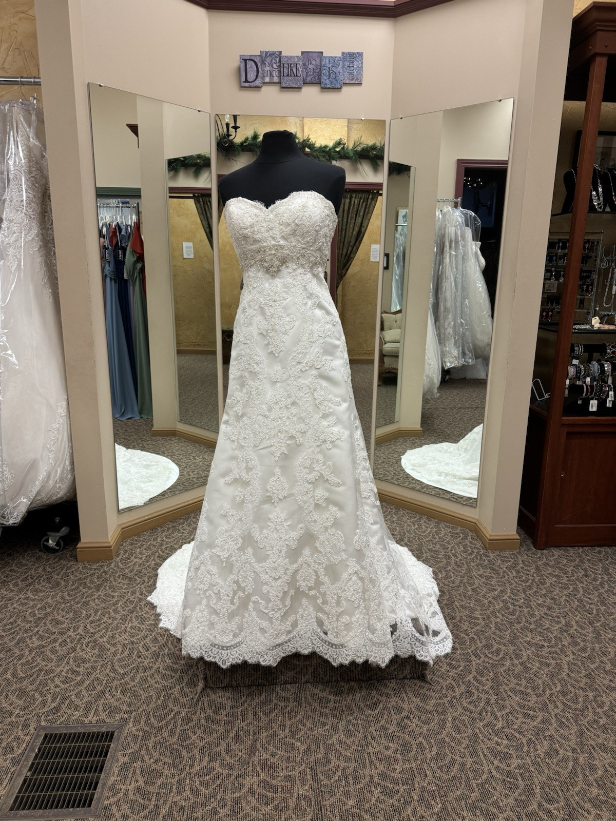 Casablanca 2072 Empire A-line Size 10 Wedding Dress