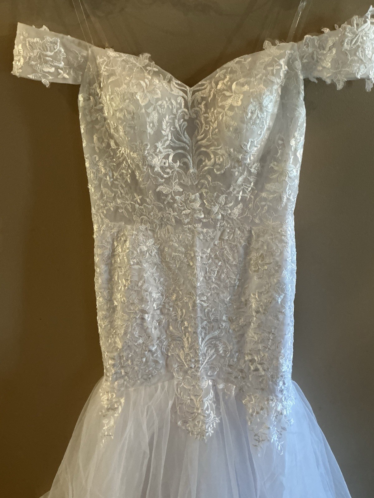 Brand New Wedding Bridal Lace Fitted Mermaid Style Dress size 10