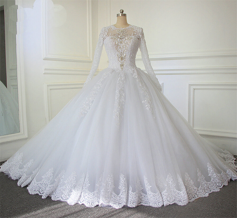 Luxury Wedding Dresses Beading Long Sleeves Scoop Neck Court Train Bridal Gowns