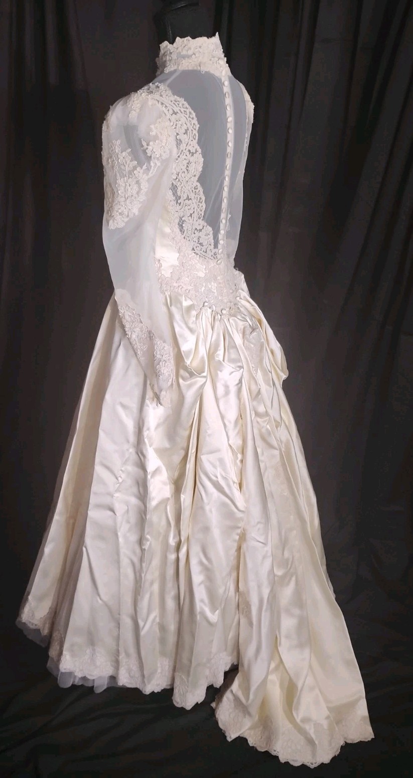 High Neck Ivory Train Sz M Hanging Bustle Beads Wedding Gown Dress