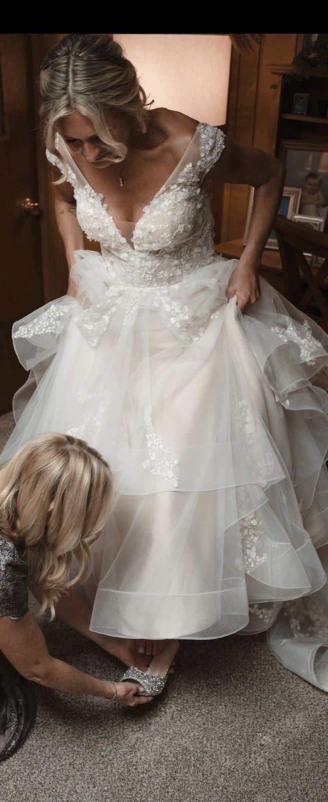 Designer Wedding Gown Martina Liana 1400. Fits A Size 6