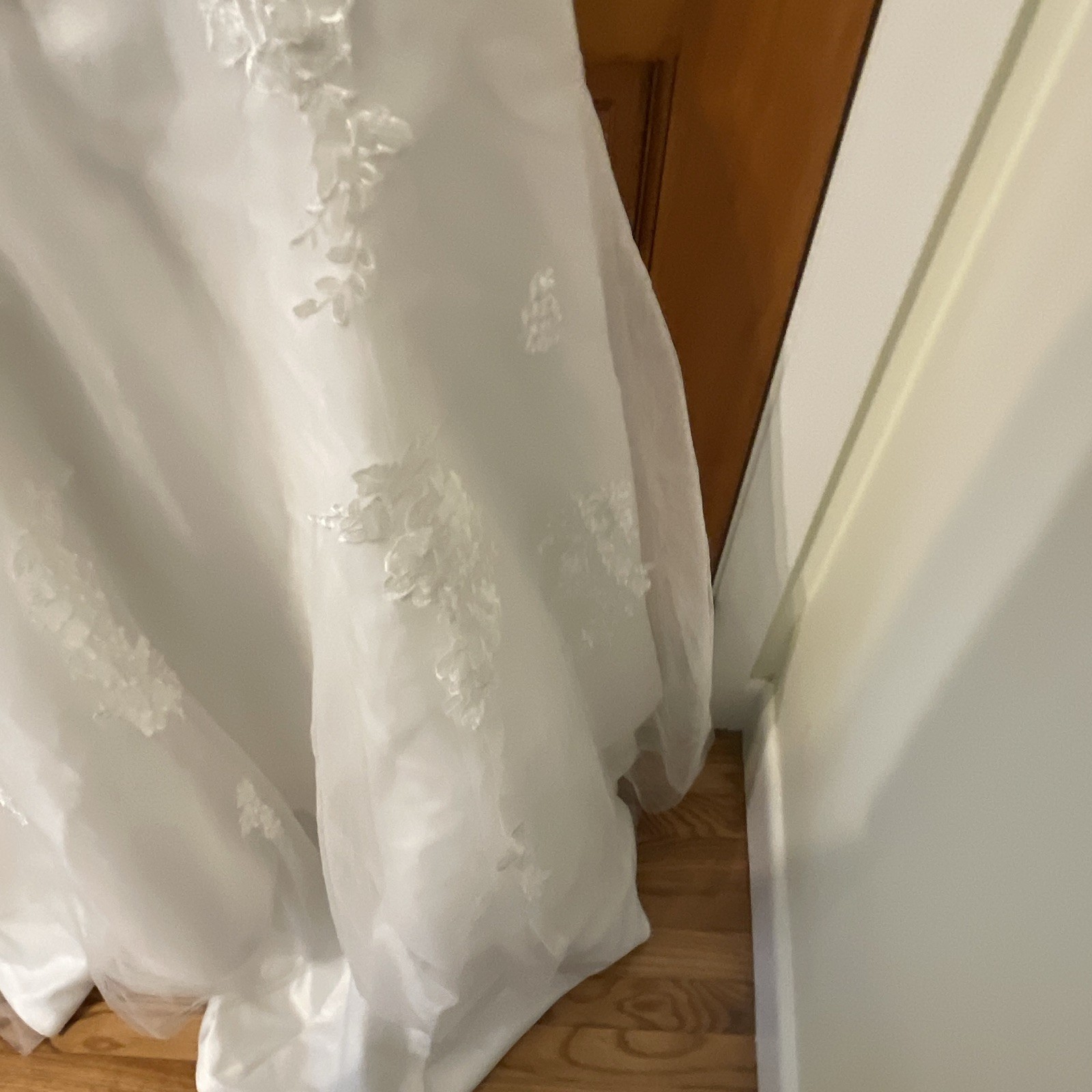 Bridal Wedding Gown Ivory Lace Halter Mermaid Dress Size 12 Button Detail Train