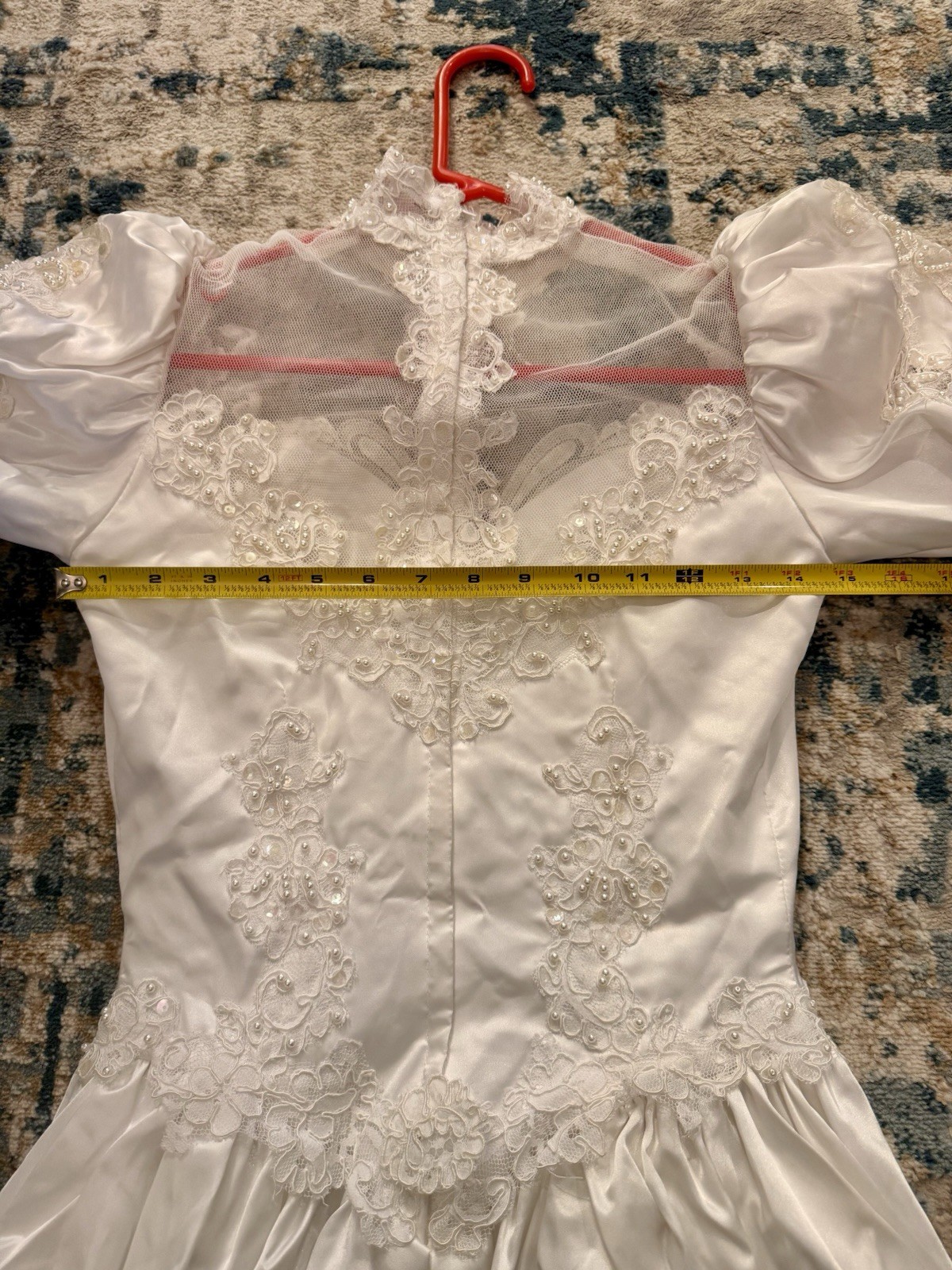 Wedding Dress Unbranded Size 3-4 Beads Bustle Train Sequins Beautiful Off White
