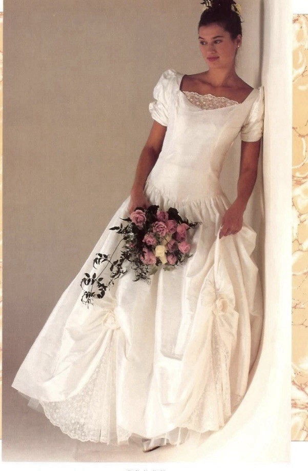 VTG Laura Ashley Ivory Silk Rosettes & Lace Wedding Dress 36 Bust 30 waist 10