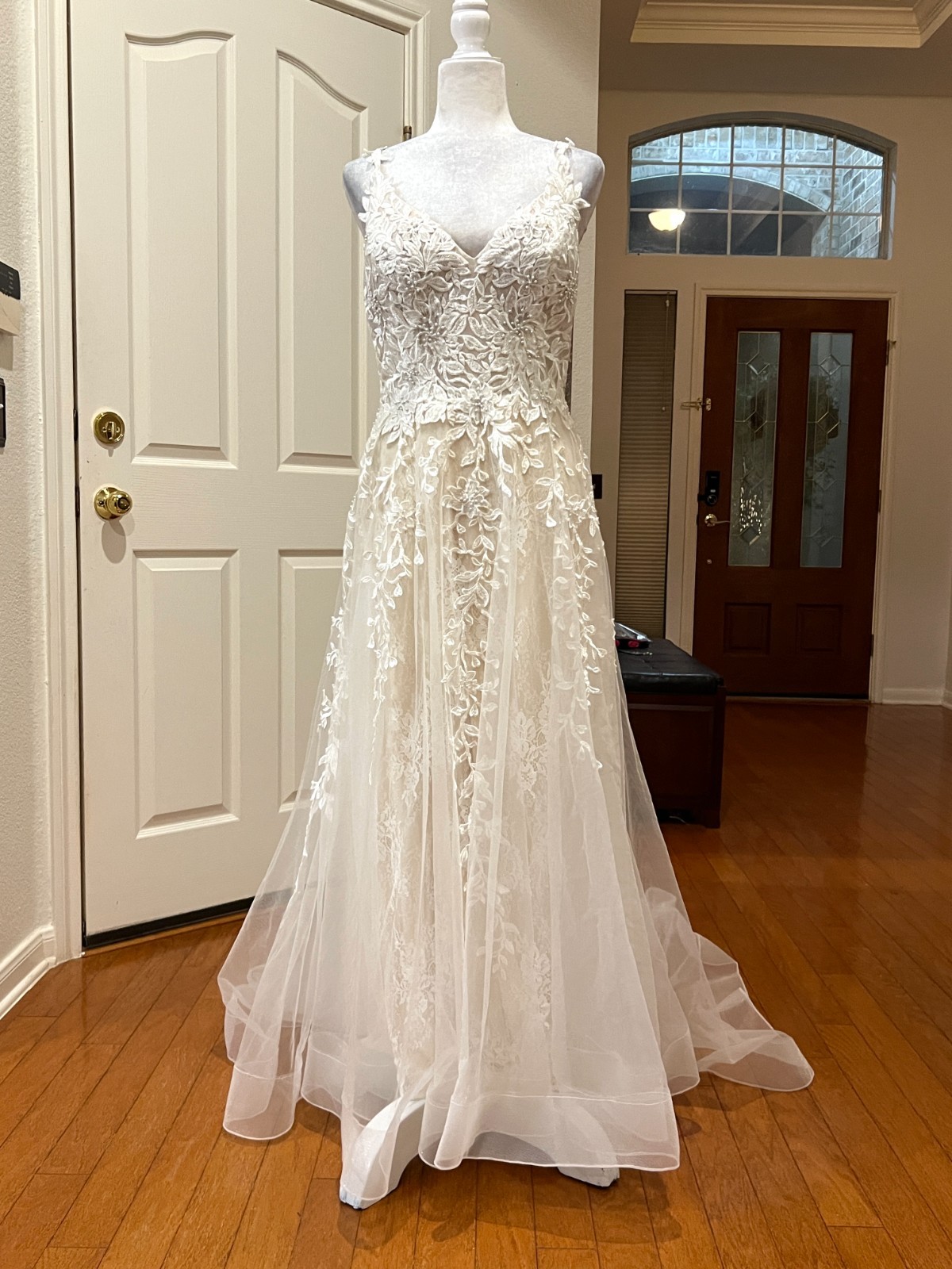 Morilee Wedding Dress Size 10 Ivory Lace Appliqué Beaded Low Back Boho Bridal