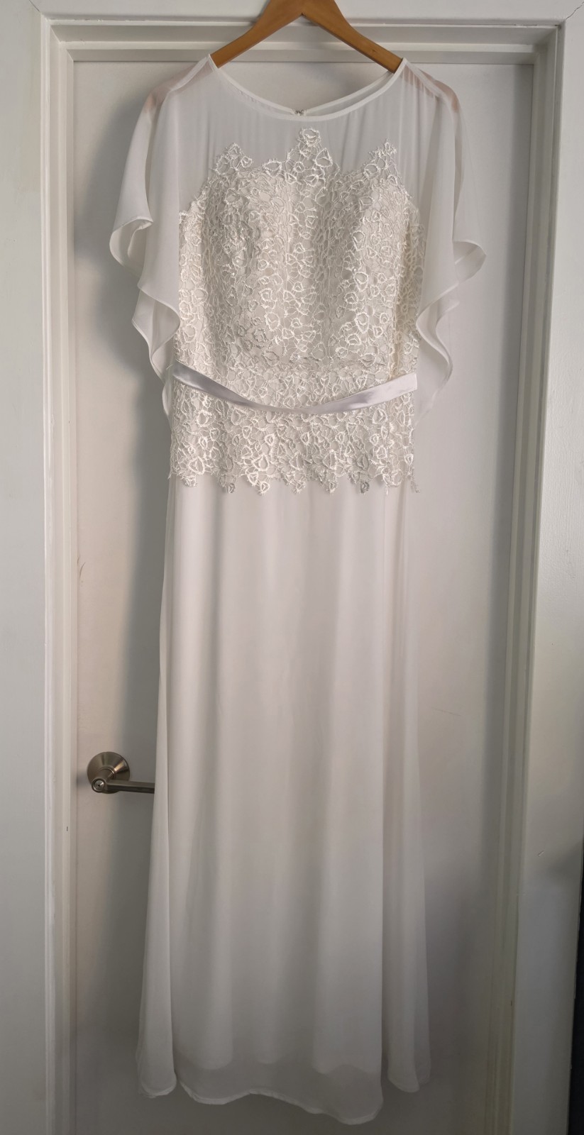 Ever Pretty Flutter Sleeve Full Length Lined Wedding Dress Size 12 Lace Detail