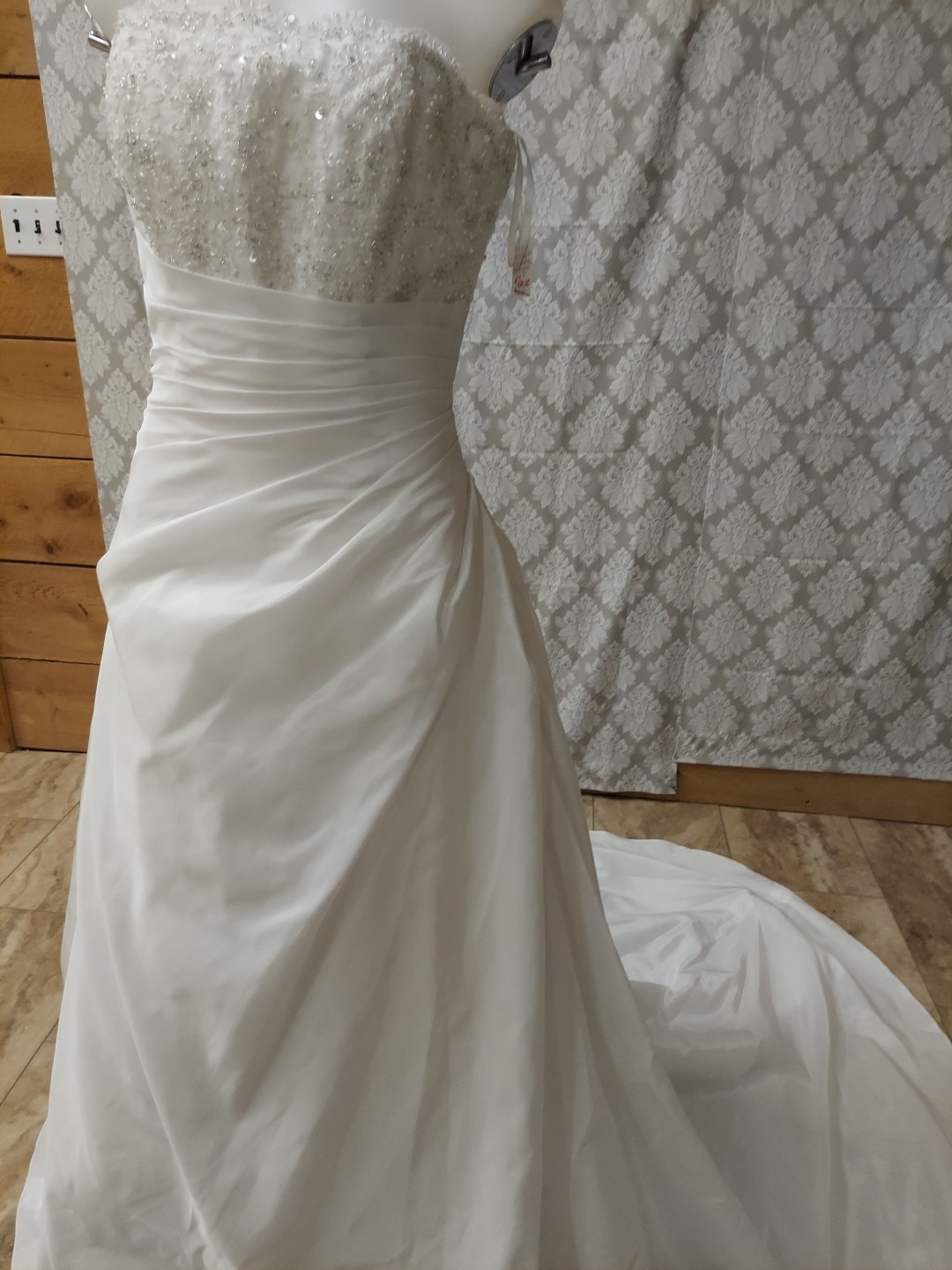 **Edan Bridal Size 8 White Beaded Embroderery Pleated Torso Wedding Dress**