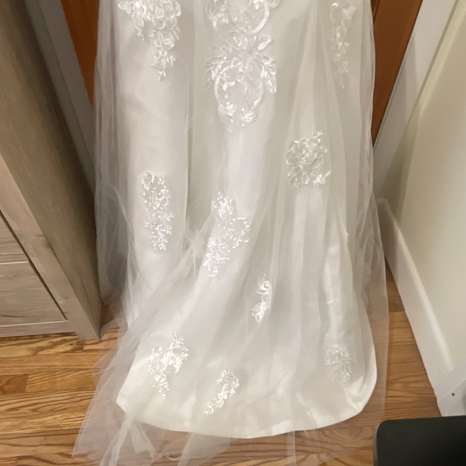 Bridal Wedding Gown Ivory Lace Halter Mermaid Dress Size 12 Button Detail Train