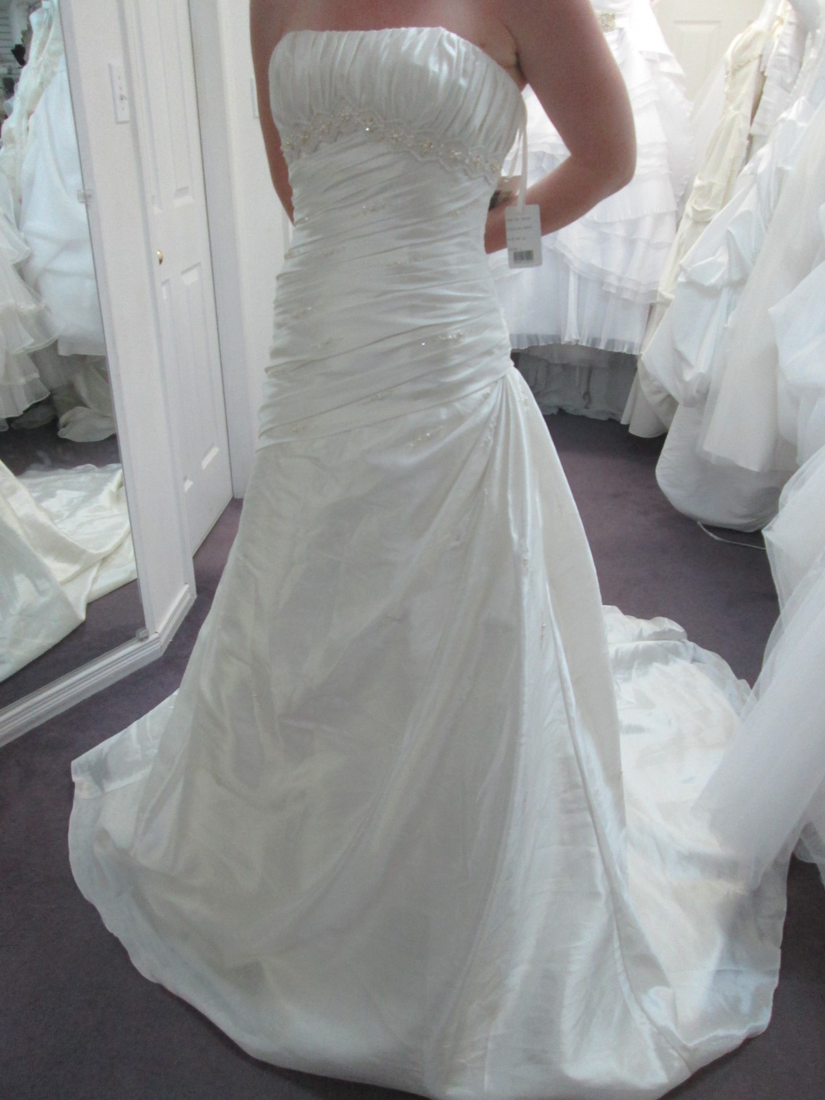 La Sposa Legado Size 8 Wedding Dress, Empire Pearls, Ivory Fit & Flare Reg $4999