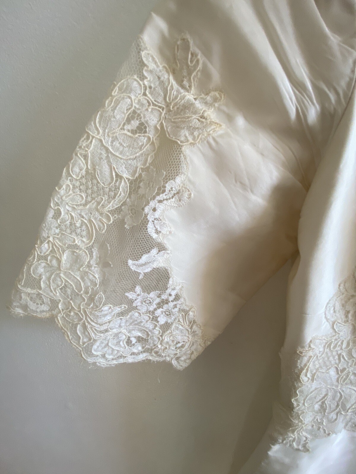Vintage Portrait Bridal Wedding Dress Lace Gown Union Label Off-White S? Elegant
