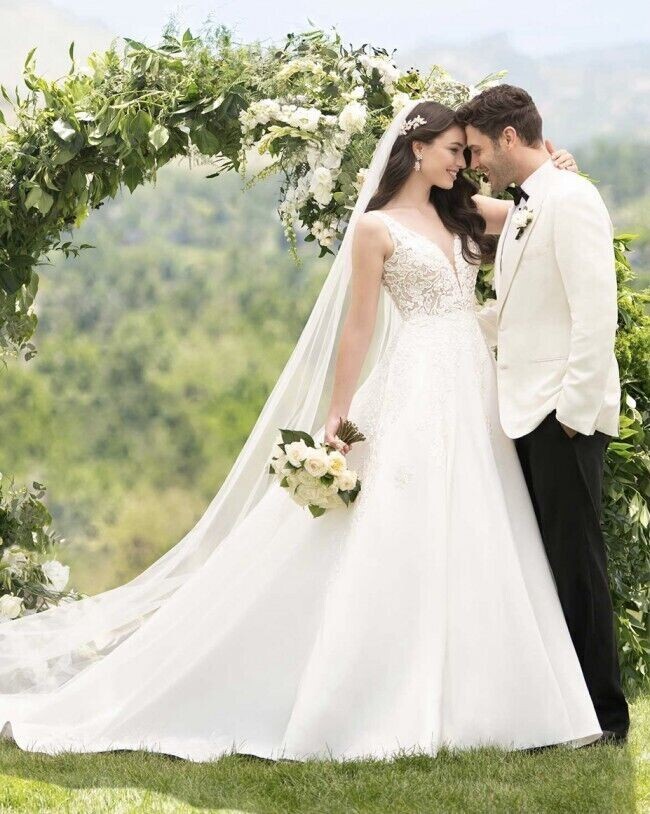 New With Tag;Martina Liana 1075 Wedding Dress;Size 12;NEVER WORN OR ALTERED;SILK