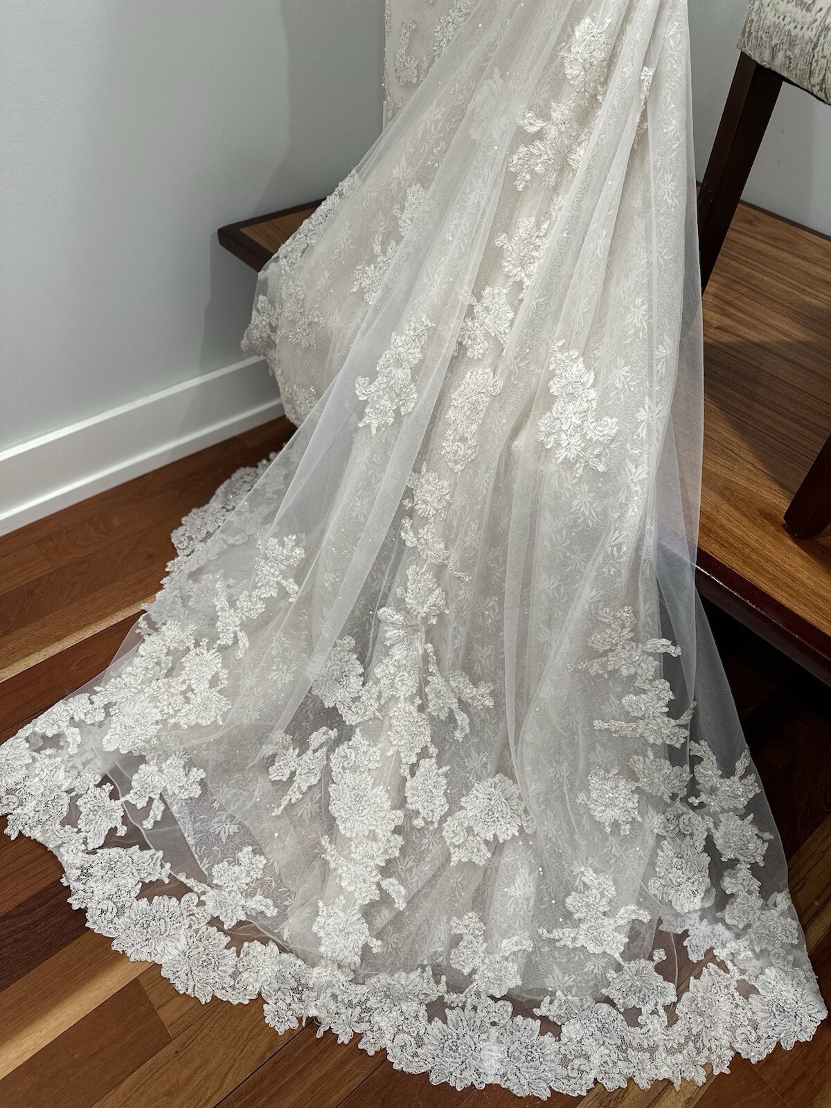 Sophia Tolli Wedding Dress Size 14 Embellished Sparkles Long Train Form Fitting