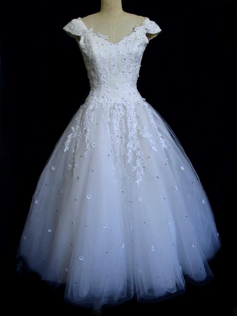 Vintage Snowball Tulle Princess Wedding Dress XXS 0 The Diamond Collection White