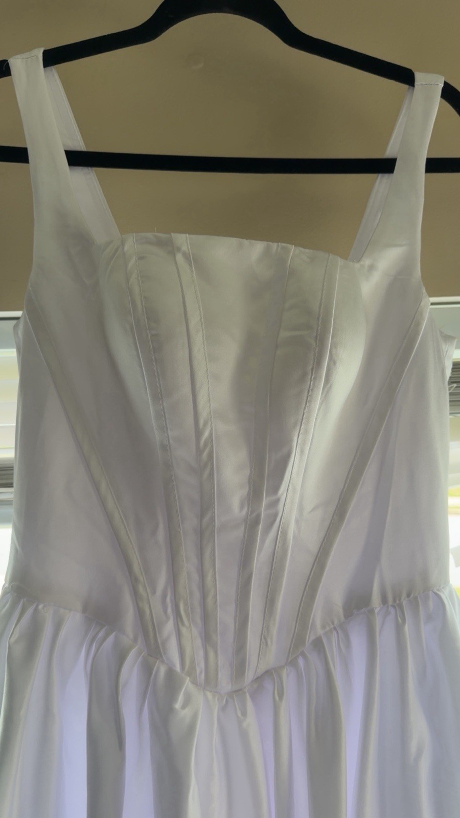 White Square Neck A-Line Full-Length Sleeveless Wedding Dress Size L Zipper