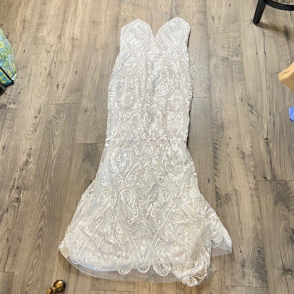 Katie May X Noel and Jean NWOT Women’s Size 16 The Lady Gown MSRP $1,316