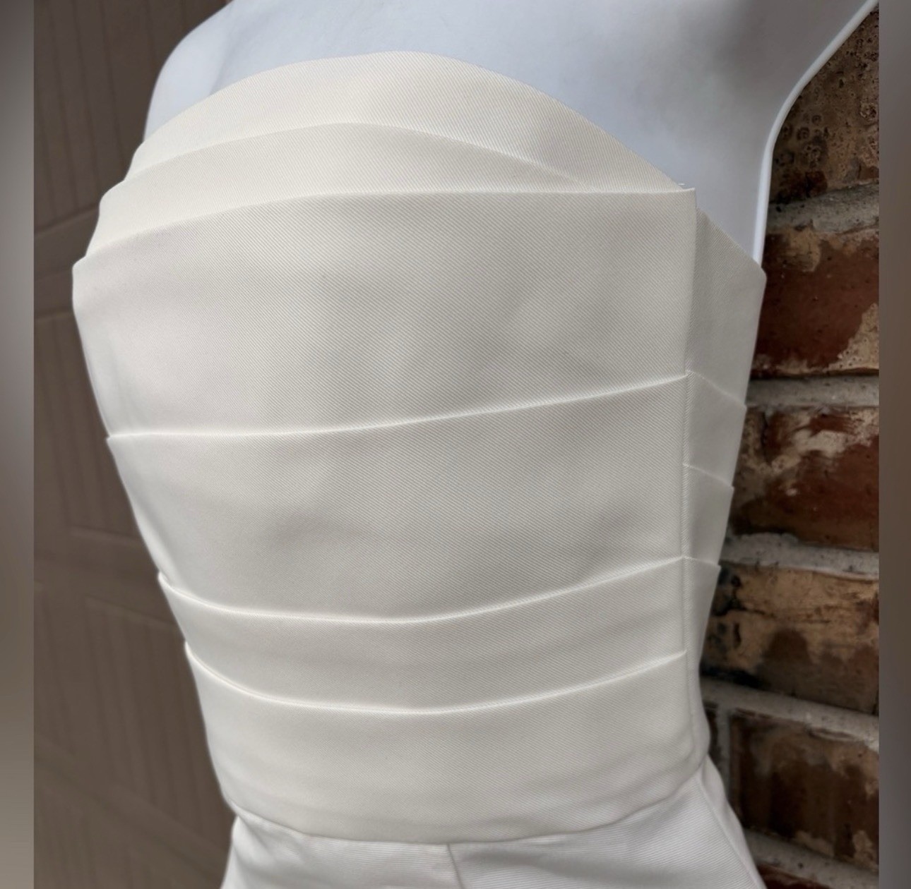 Amsale Strapless Ivory Column/Sheath Full-Length Polyester Dress Size 4