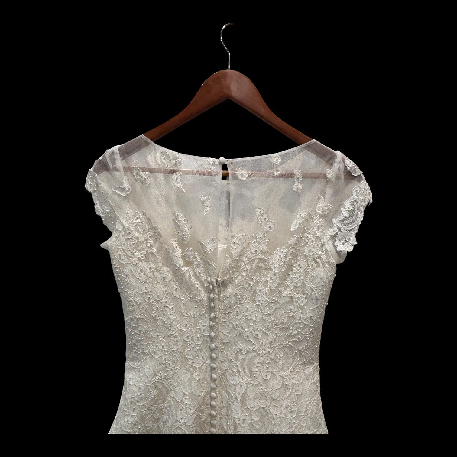 Romantic Bridal Oleg Cassini CMK513 Ivory Lace Beaded Wedding Dress Size 4 Tea L