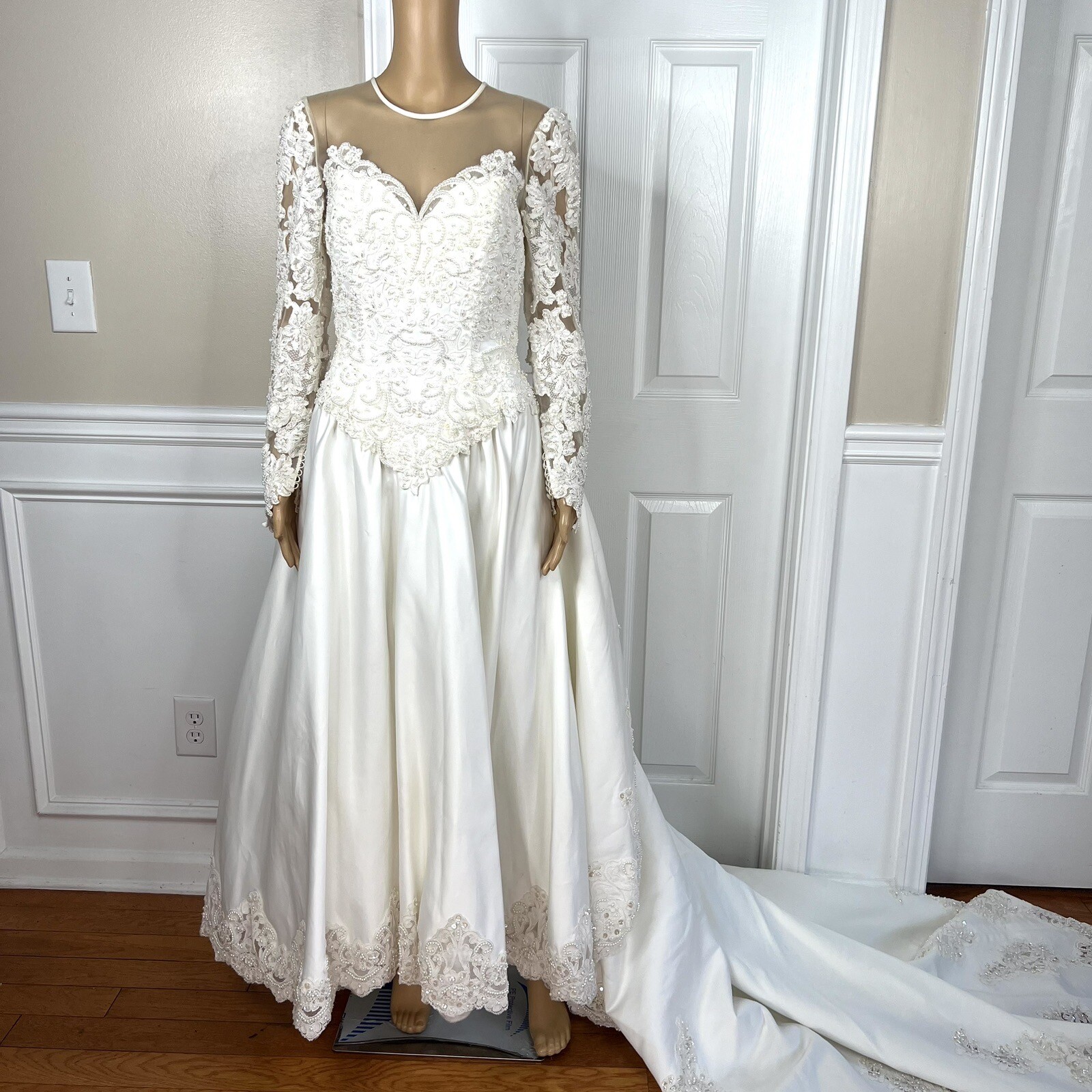 Oleg Cassini Wedding Dress Size 8 Off White Beaded Bodice Long Sleeves Trumpet