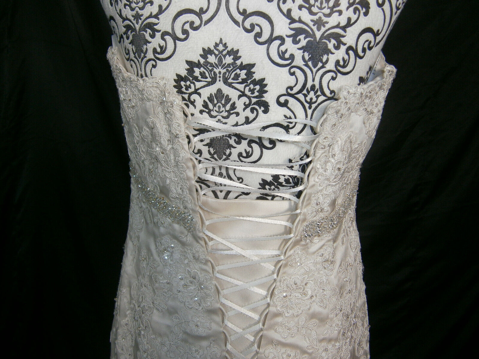 Essense of Australia Wedding Dress 10 Ivory A-line Lace Bling & Strap D1398