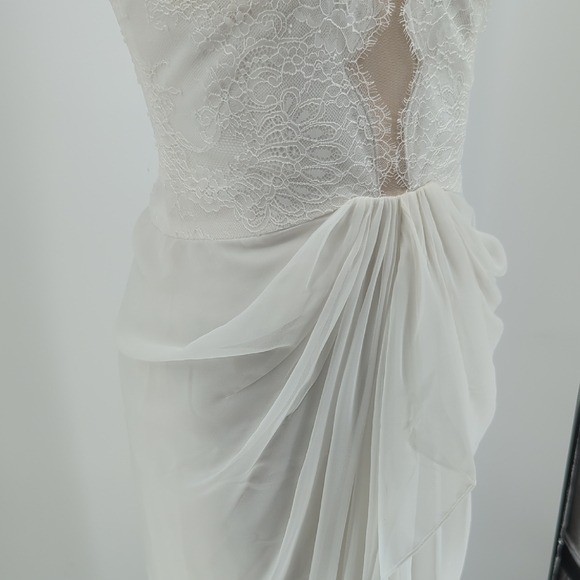 11683 BCBGMaxazria Lace Ruched Maxi Dress White size 6 wedding bridal formal