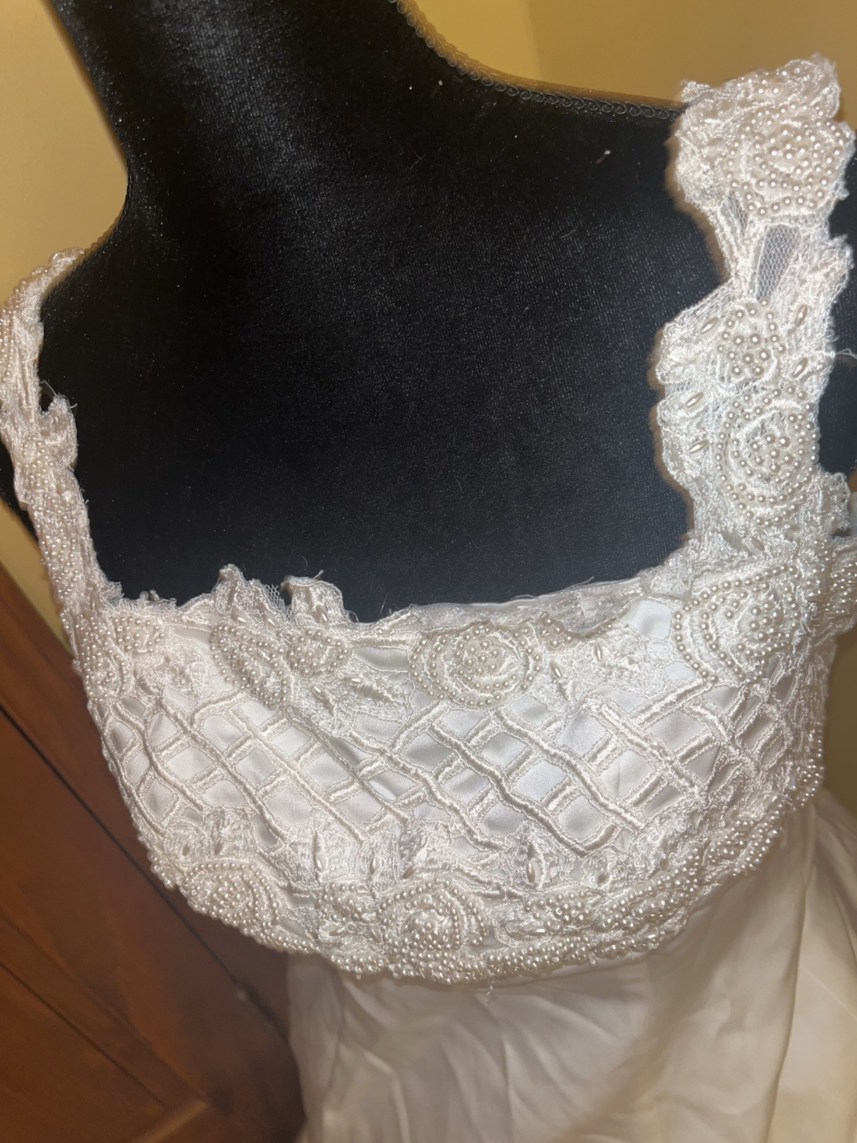 Vintage Jasmine Wedding Gown/ Dress Size 8 White Beaded Style S97S5 NWT