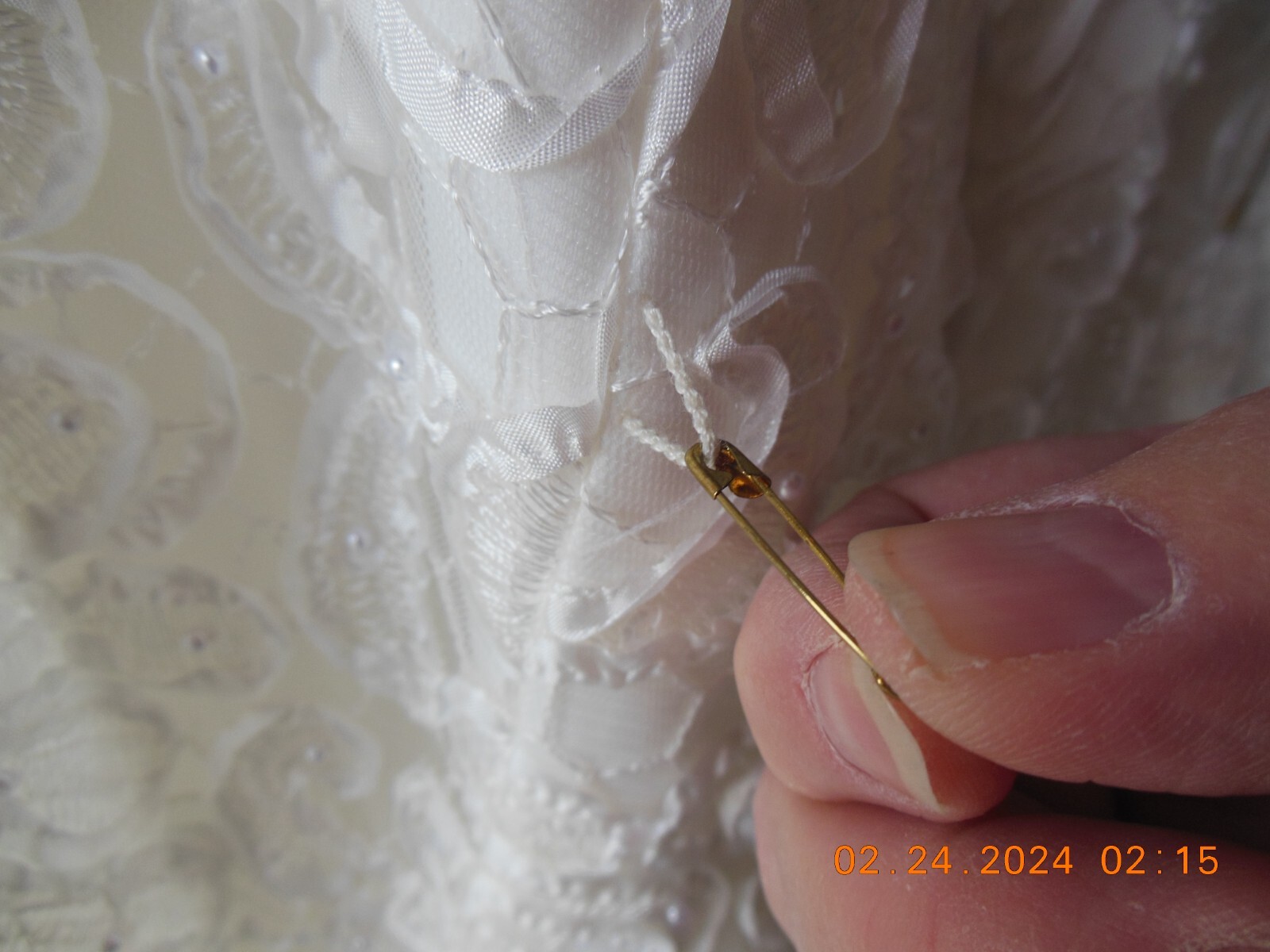 Davids Bridal Strapless Bridal /Floral Lace /16W with bunting hooks