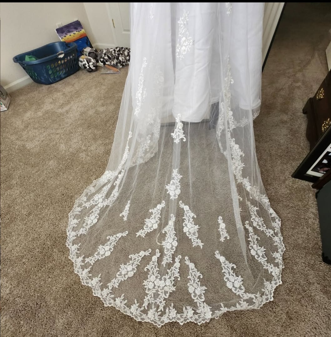 White Strapless Sleeveless A-Line Full-Length Wedding Dress Lace Train