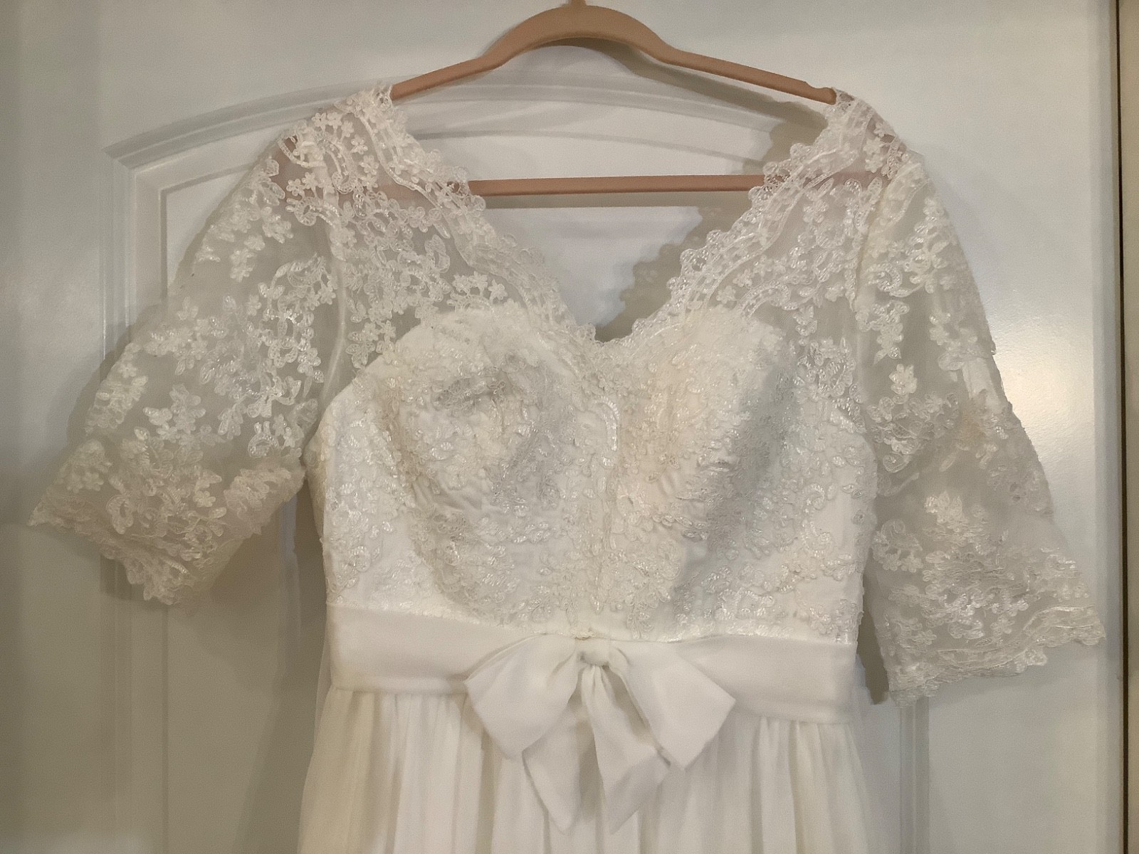 Size 12 White Lace Chiffon New Full-Length Wedding Dress