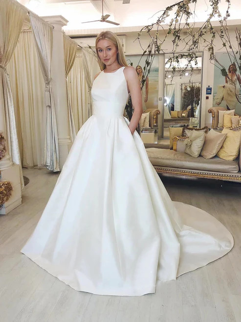 Simple Wedding Dresses Halter Neck Backless Sweep Train Satin Bridal Gowns