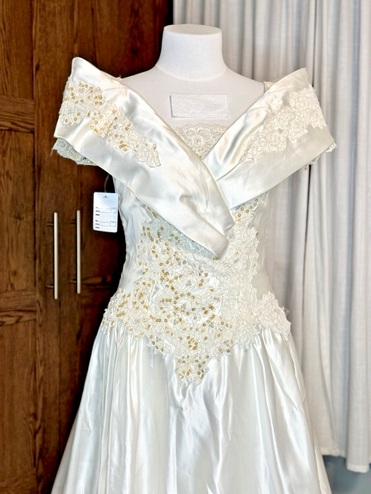 Vintage Alfred Angelo Off Shoulder Satin Wedding Dress Lace Train – Needs Repair